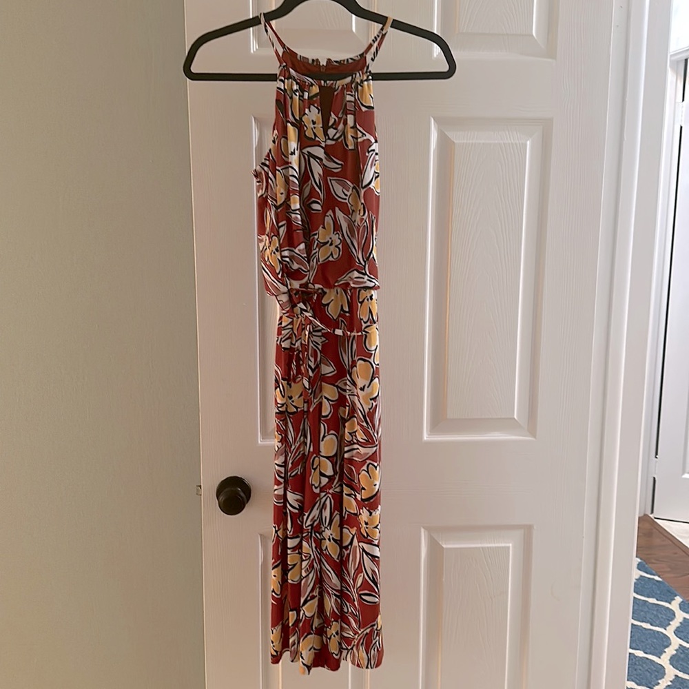 Wisp, floral print, sleeveless cropped jumper. Size 2. 95% Poly 5% Span. Liner.